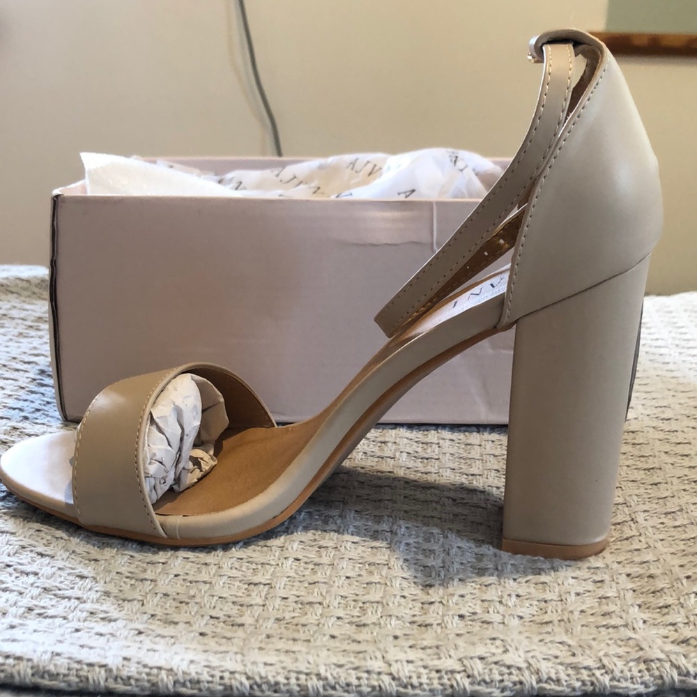 Nude Women’s Strappy Block High Heel Sandal